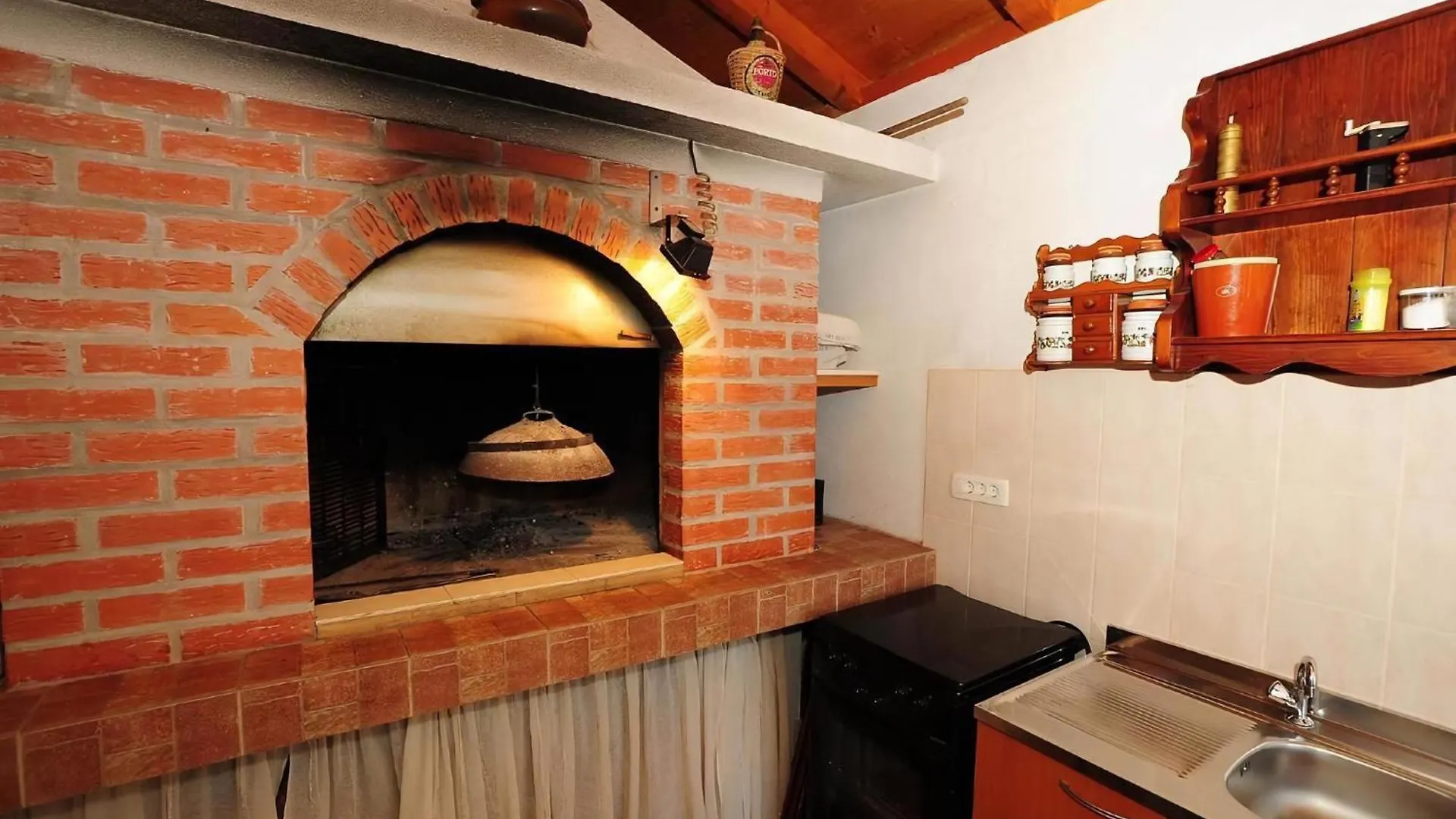 Komfortable Ferienwohnung Sara In Zadar Apartamento